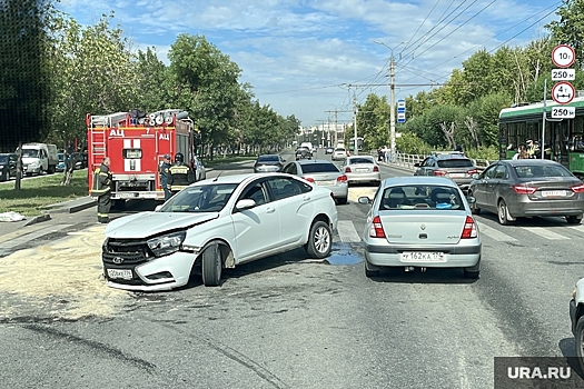 Из-за ДТП вблизи автовокзала Челябинска образовалась пробка