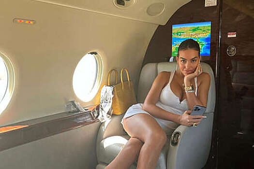 Модель Джорджина Родригес поделилась фото из частного самолета