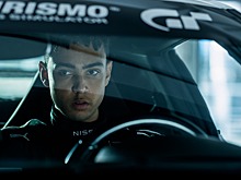 Кино недели: "Гран Туризмо" с Орландо Блумом и восходящей звездой