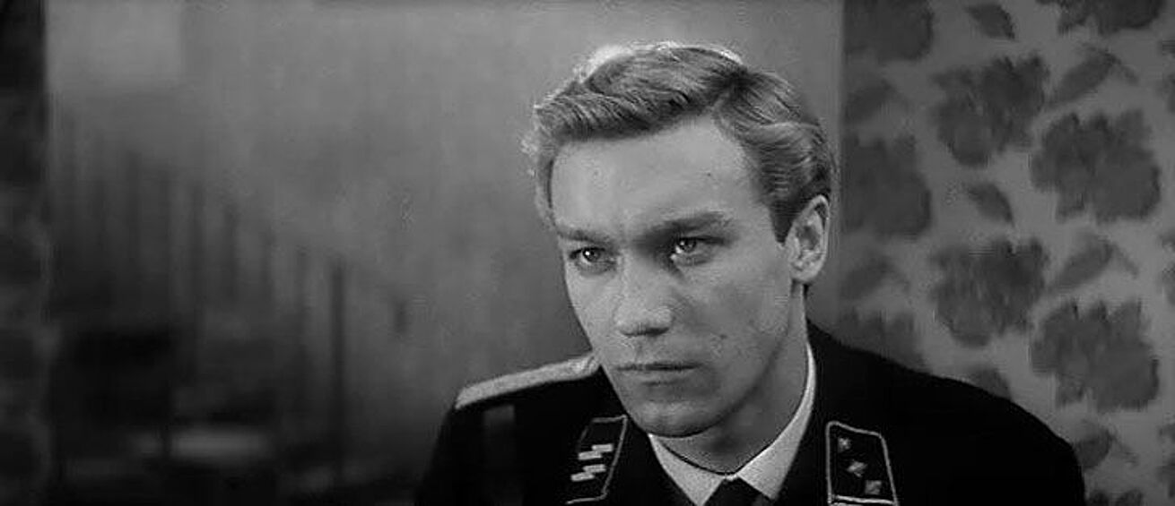 Олег Янковский – «Щит и меч» 1968 года, роль Генриха Шварцкопфа, друга Иоганна Вайса.