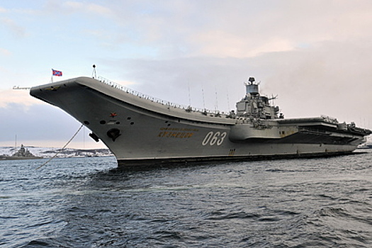Российский «Адмирал Кузнецов» успешно встал в док