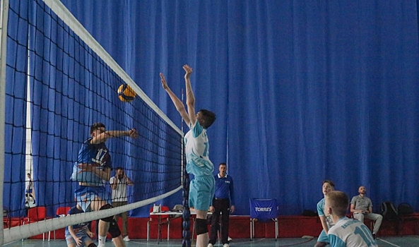 Лучшие юные волейболисты страны соревнуются в Волжском