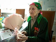 Жительницу Курска Марию Дюмину поздравили со 100-летним юбилеем