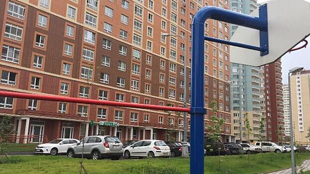 Турник на спортивной площадке улицы Недорубова отремонтировали по просьбе жителей