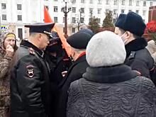 Членов КПРФ из Татарстана посадили на карантин после возложения цветов Ленину