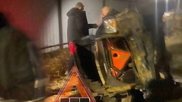 В Ахунах водитель Nissan врезался в забор