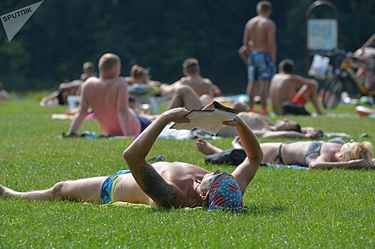 Жара в Минске: как отдыхают горожане в последние знойные выходные лета