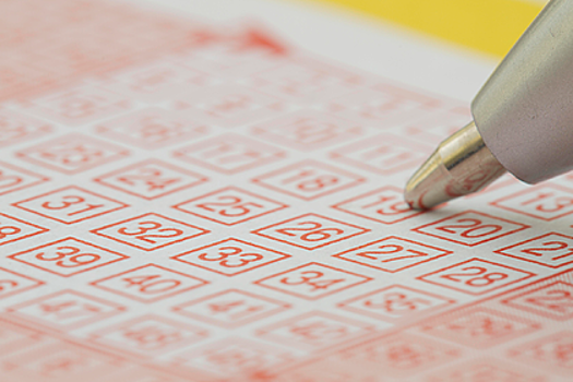 Женщина 20 лет играла в лотерею одними числами и сорвала джекпот