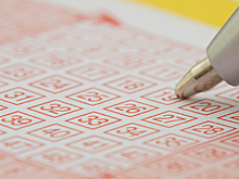 Женщина 20 лет играла в лотерею одними числами и сорвала джекпот