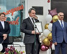 Валерий Лидин поздравил с праздником выпускников школ Бековского района