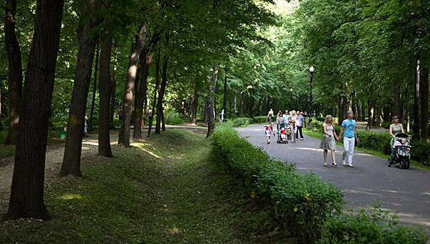 Названы самые подходящие для знакомств парки Москвы