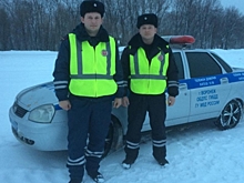Под Воронежем гаишники спасли водителя, у которого «ВАЗ» сломался на трассе в 20-градусный мороз