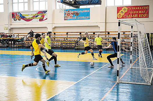 Студенты гоняли мяч: в Самаре в 13-й раз прошел турнир памяти тренера Геннадия Демчука