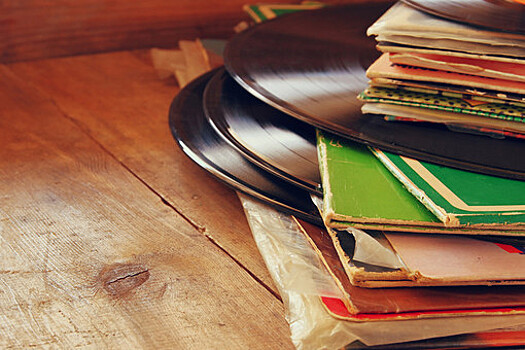 Лейбл "Мелодия" начнет выпускать виниловые пластинки в Новосибирске