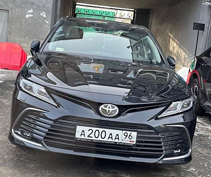 Первым лицам Екатеринбурга купили новые машины — как у министров