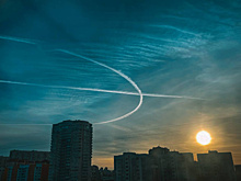 Россияне засняли падающий метеорит и северное сияние