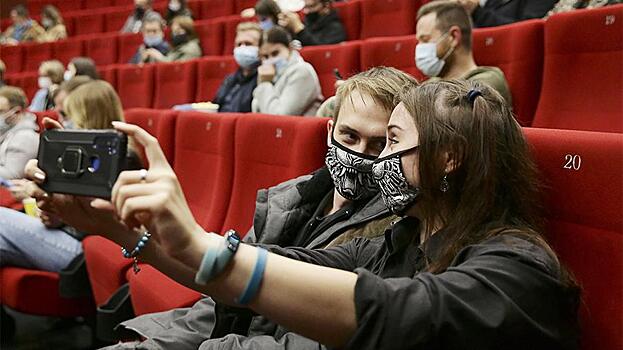 Россияне рекордно потратились на билеты в кино