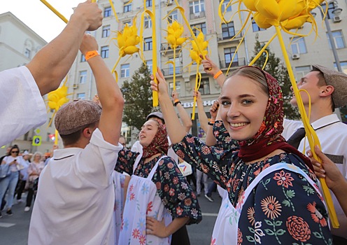 Праздничные гуляния с центре Москвы посетили более 4 млн человек