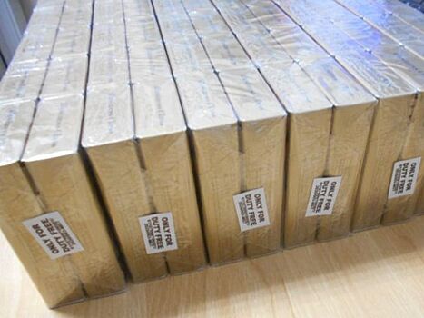 Хотел продать в России: украинца с крупной партией сигарет задержали донские таможенники