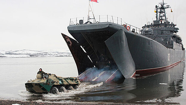 Военные СФ высадятся на побережье моря Лаптевых
