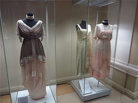 Тайны красивых платьев: выставка Васильева