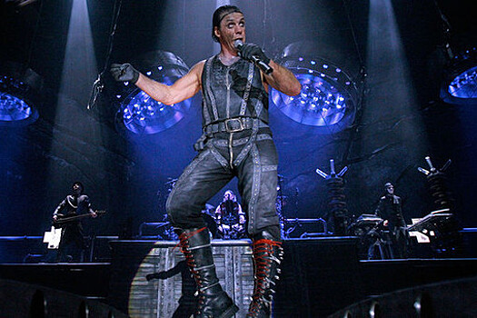 Лобода снялась с портретом Линдеманна и отправилась на концерт Rammstein