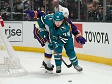 «Сан-Хосе» проиграло «Лос-Анджелесу» - 2:3 (Бул). У Барабанова 1 бросок, 2 силовых и 2 блока за 17:41