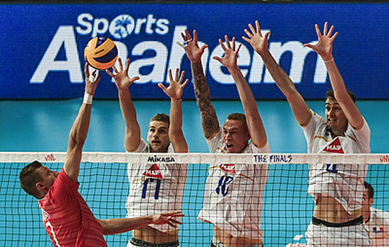 Сборная России по волейболу обыграла команду Франции и вышла в полуфинал Лиги наций