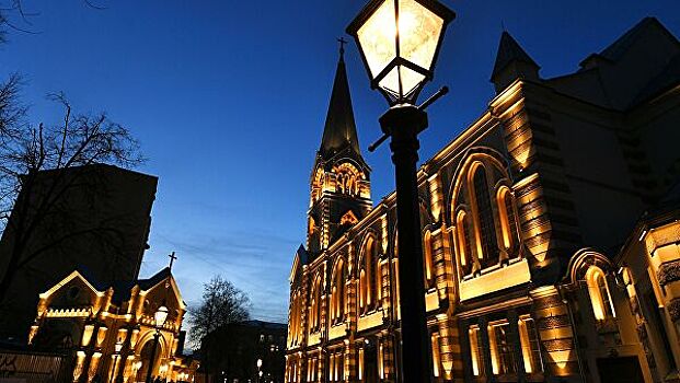 Подсветим небо: как освещение Москвы работает зимой