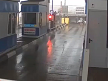 Момент аварии с автобусом в Тульской области попал на видео