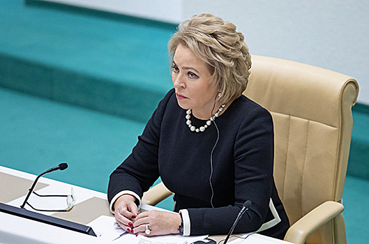 Сенаторы попросят Минздрав избавить сельских врачей от писанины