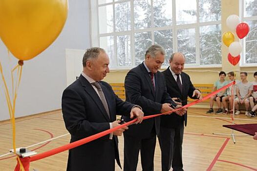 В рамках ГЧП в Уральском колледже технологий и предпринимательства реконструировали спортзал