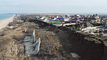 Жилым домам в поселке Краснодарского края угрожают оползни. Видео