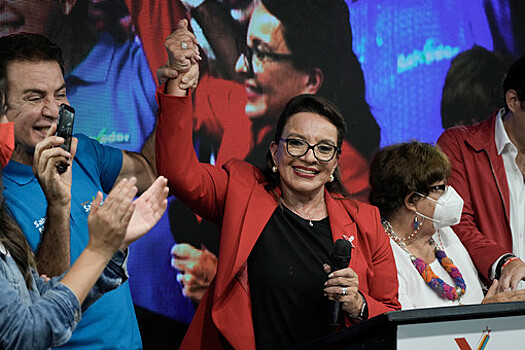 Кастро стала первой женщиной-президентом в Гондурасе