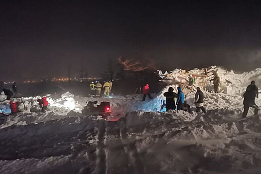 Число погибших на месте схода лавины в Норильске выросло до трех
