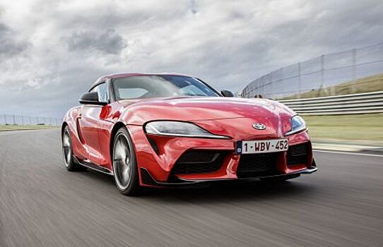 Toyota опубликовала промо-ролики для нового поколения купе Supra