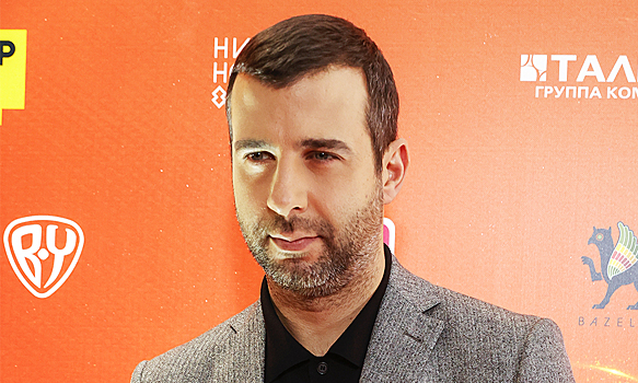 Ургант прокомментировал свое отсутствие в новых «Елках»