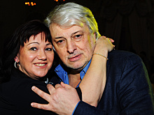 «Крепко держал мою руку, пытался что-то сказать»: вдова Вячеслава Добрынина рассказала о его последних часах