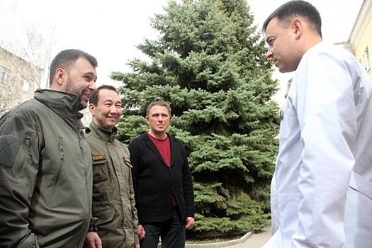 Айсен Николаев и Денис Пушилин обсудили планы ремонтных работ в ДНР