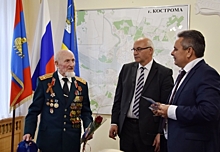 Алексей Смирнов наградил костромских ветеранов, освободивших Белоруссию