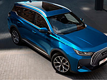 В рейтинге популярных кроссоверов в России впервые за 2,5 года сменился лидер