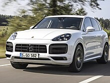 Владелица Porsche Cayenne отсудила у дорожников 800 тыс. рублей из-за ямы