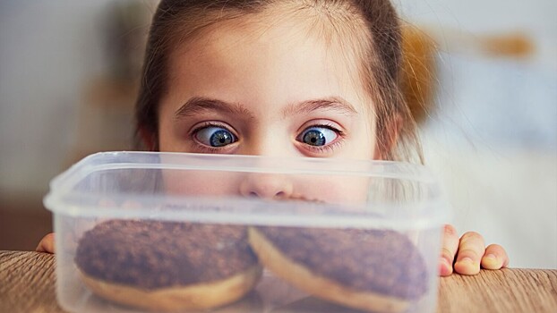 Названы продукты, которые нежелательно употреблять детям