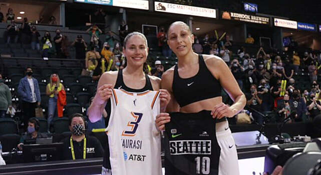 Сью Берд обменялась майками с Дайаной Таурази после поражения в плей-офф женской НБА