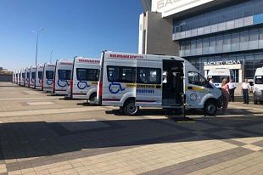 Центры соцобслуживания Кубани получили 22 автомобиля с подъемниками