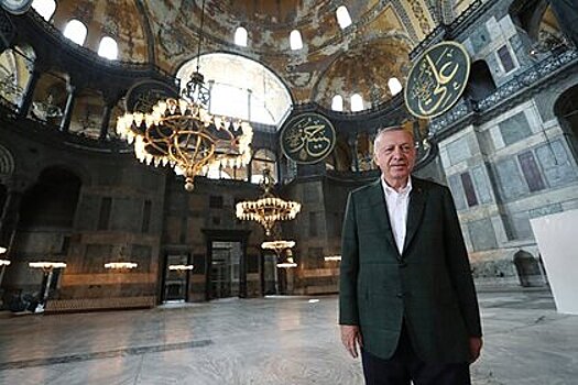 Эрдоган второй раз за неделю посетил превращенный в мечеть собор Святой Софии