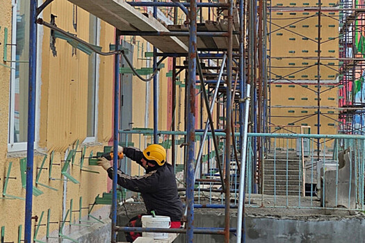 В Анадыре стартовал пилотный проект «Теплый дом» по утеплению пятиэтажек