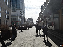 «Шумно, но отсюда редко уезжают»: кто живет в домах на главной пешеходной улице Екатеринбурга