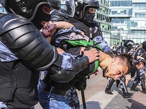 Репрессии в фокусе и правительство против... Путина: юридический обзор
