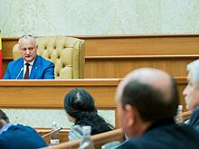 Додон на стал ругать владельцев аптек за дефицит масок при коронавирусе